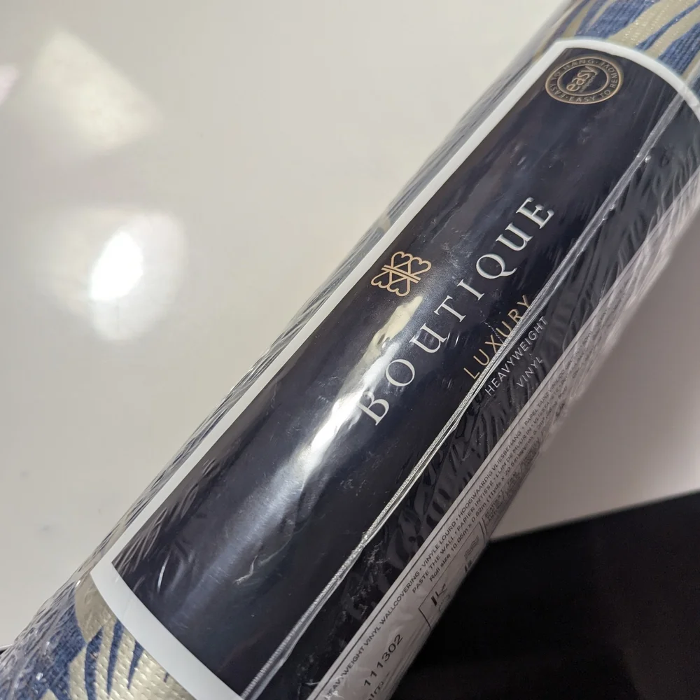 ⭐NWT Boutique Blue and White Patterned Roll